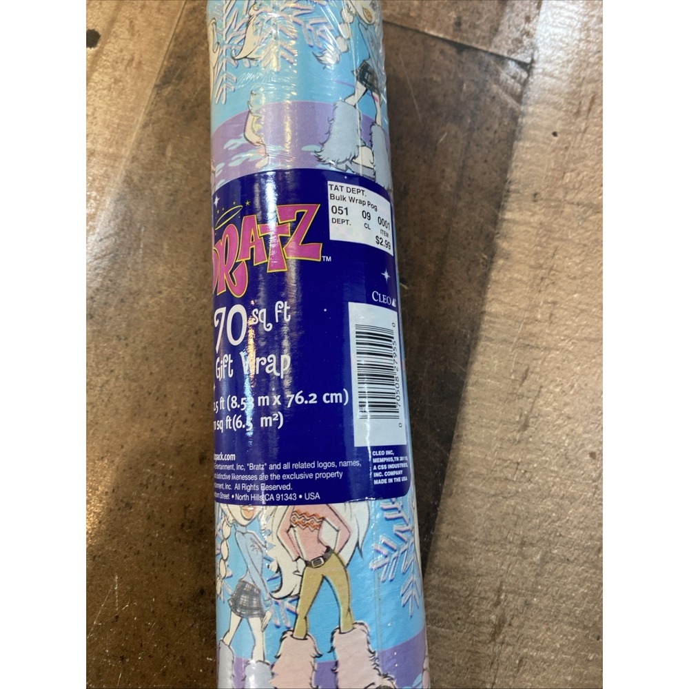 BRATZ Dolls‎ Holiday Christmas Wrapping Paper Roll 70 Sq Ft Gift Wrap Vtg ~ Read - Picture 4 of 11